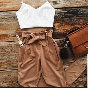 Does not fit 🥲

High Bow Tie Waist Crop Pants & Top Set